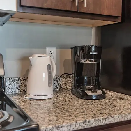 Spacious 2Br Suite Plus Patio Near Iowa State